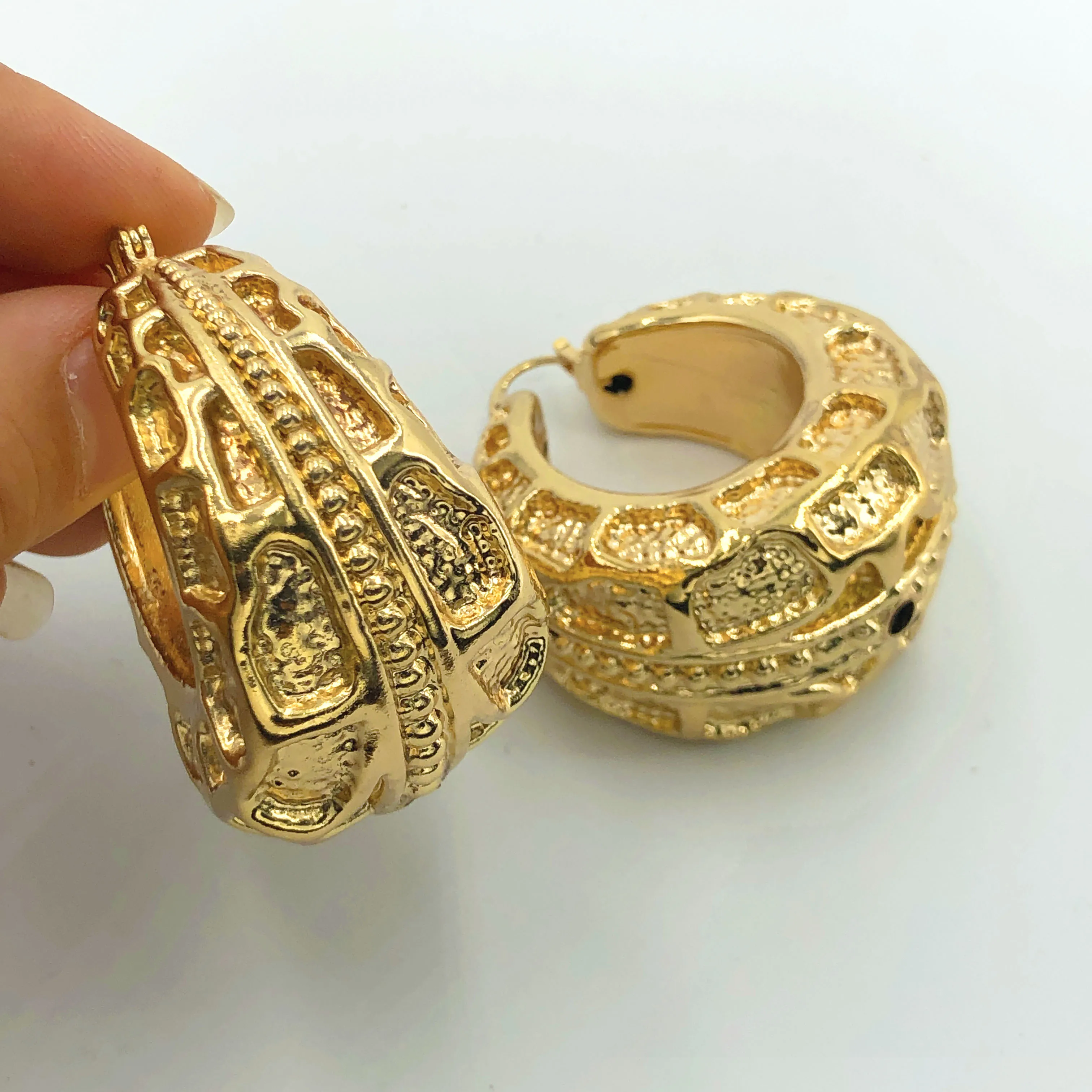 18k Wedding Large Earrings Women Dubai Big Gold Plated Jewelry Hollow Chunky Gold Hoop Earrings