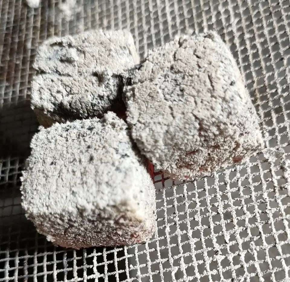 Less Ash Coconut Charcoal 100% Nature Cube Hookah Charcoal Briquette Coconut Charcoal For Shisha