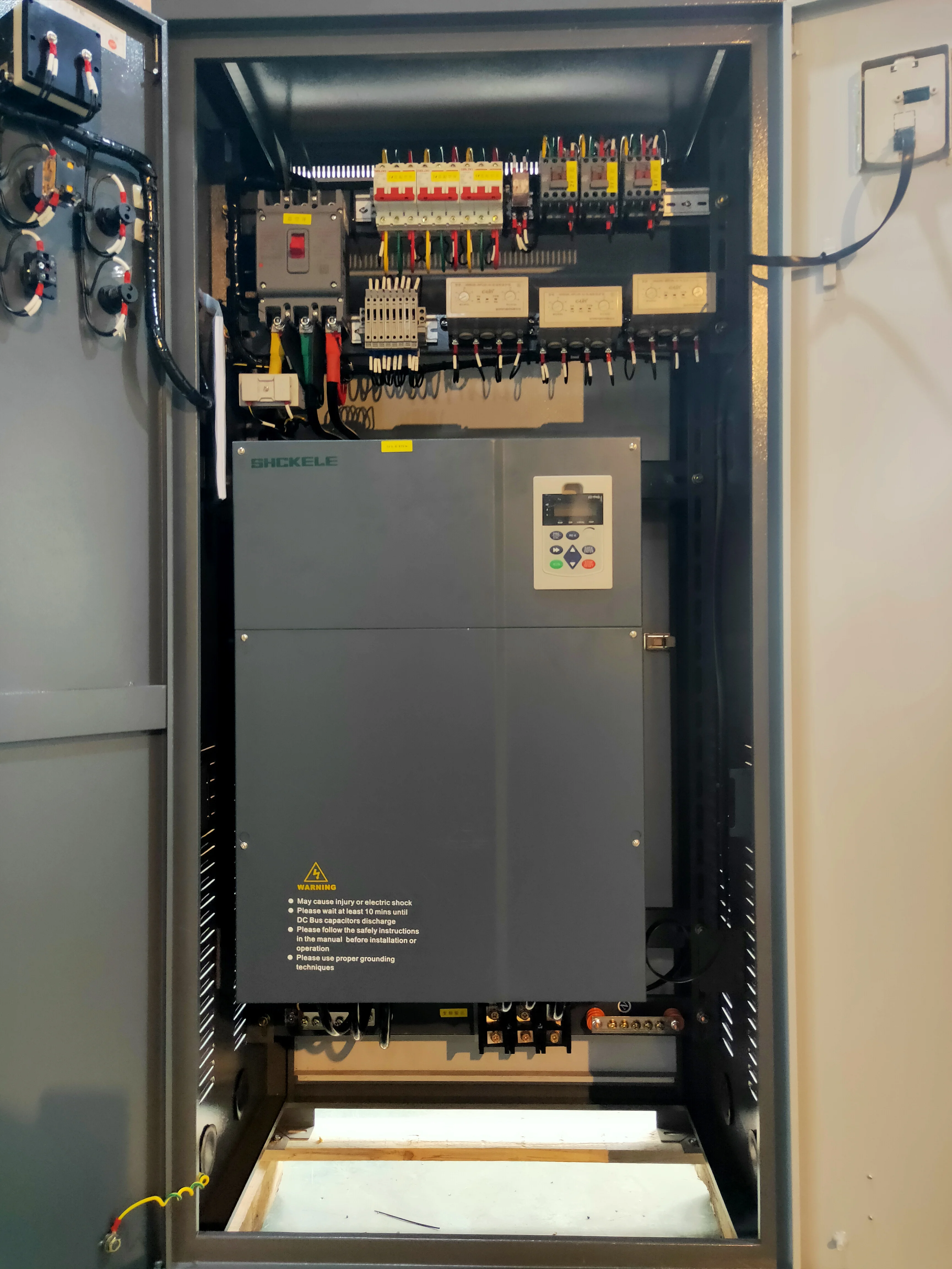 Factory price free print logo 0.75kw to 700kw DC to AC VDF/frequency converter/frequency inverter