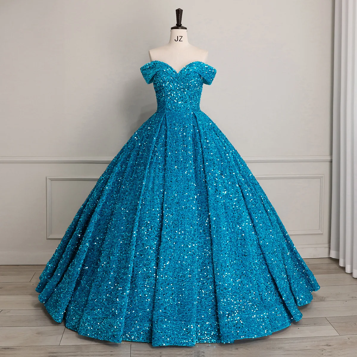 shinny dress (2).jpg