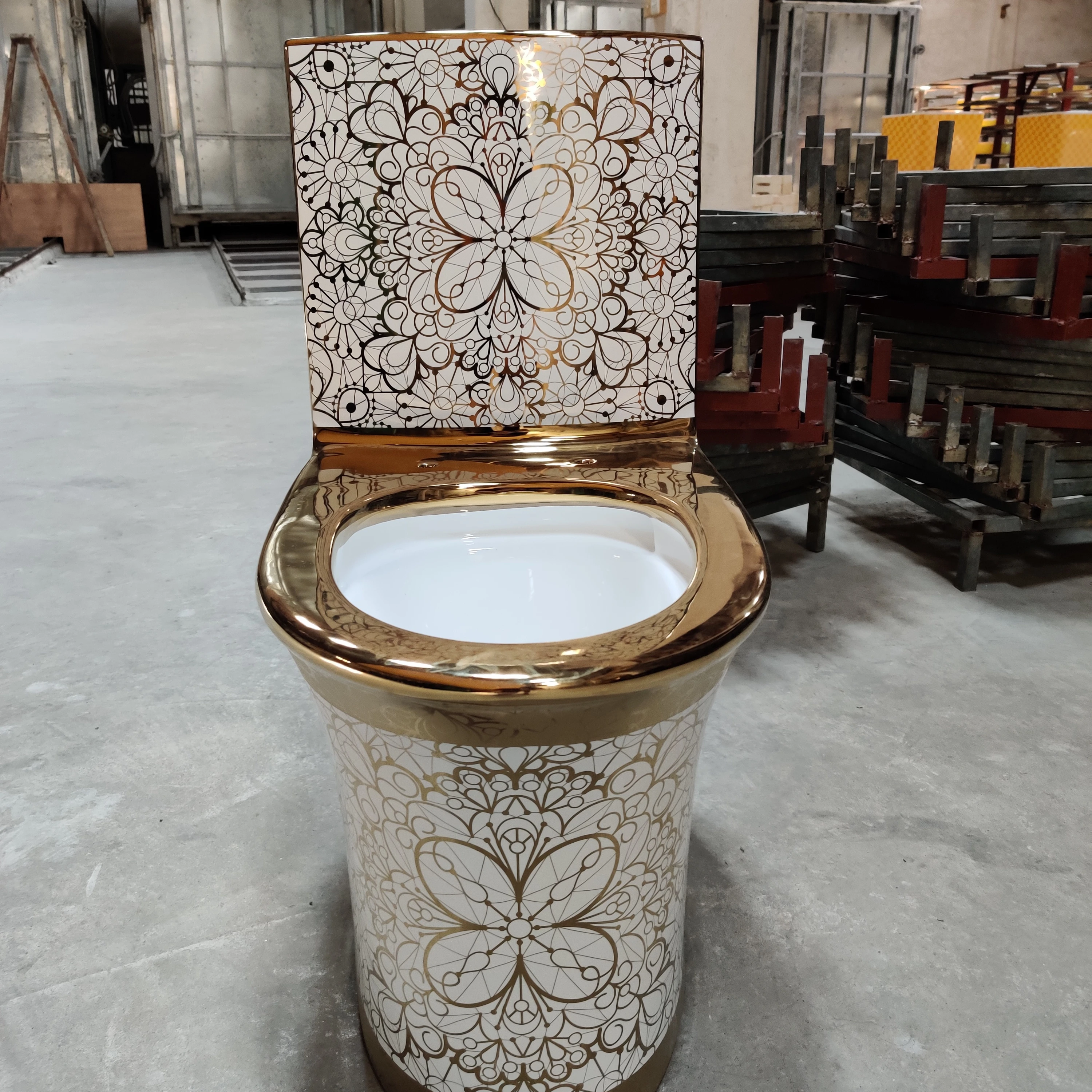 Guangzhou Factory Cheap Price S Strap High quality bathroom wc washdown two piece ceramic golden toilet bowl gold plated toilet