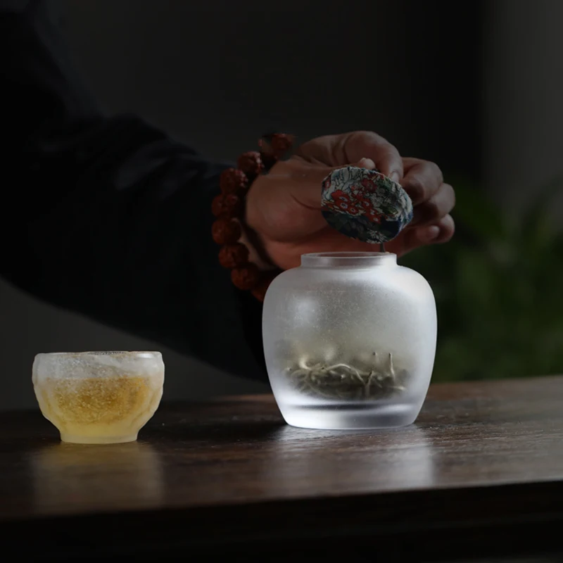 
Wholesale Customized Frosted glass storage jar with a cover moistureproof handmade glass tea canisters 