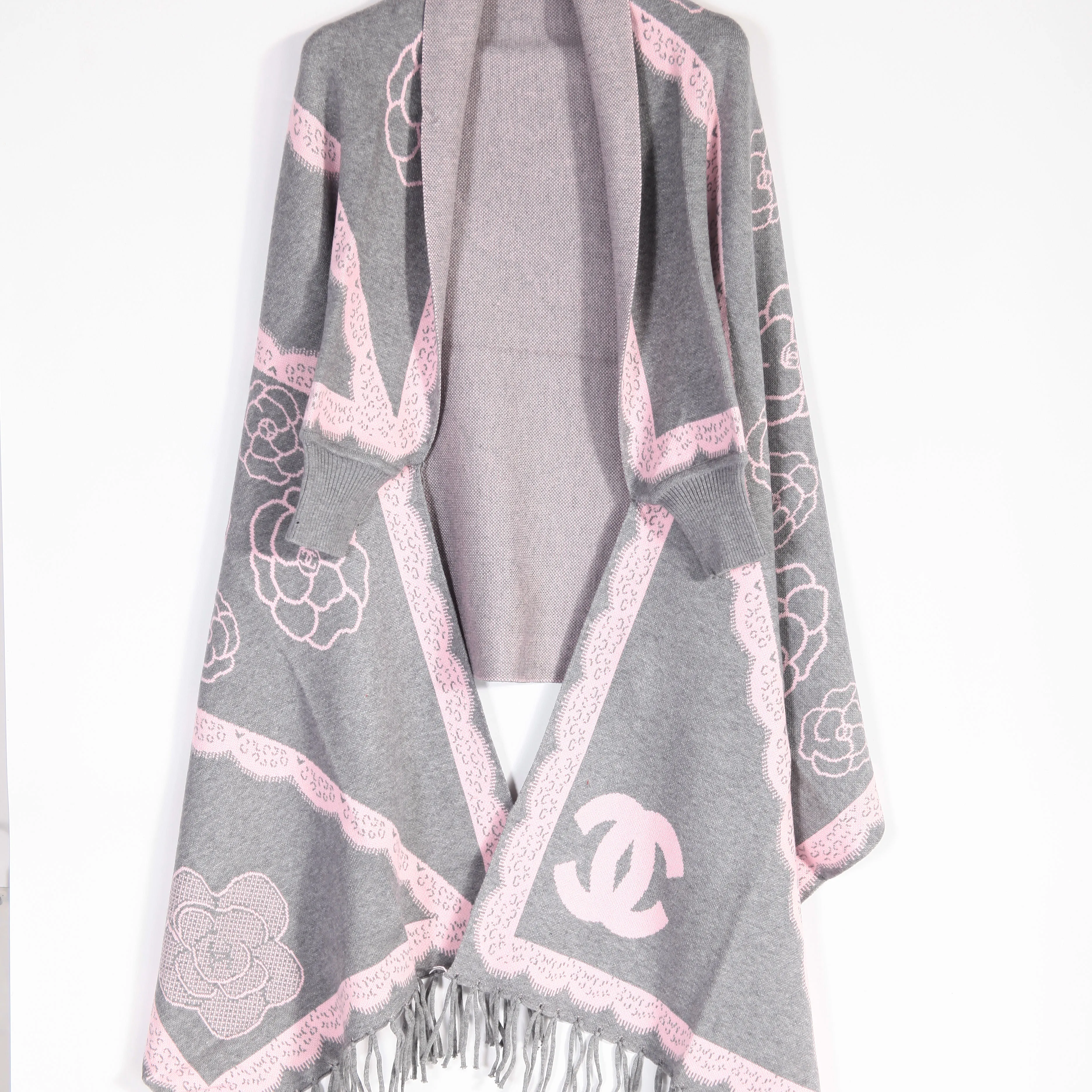 
Wholesale Spring 2021 New Arrival Turn Down Neck Women Knitted Poncho Sweater Patterns Shawl Crochet Poncho For Women Sweater 