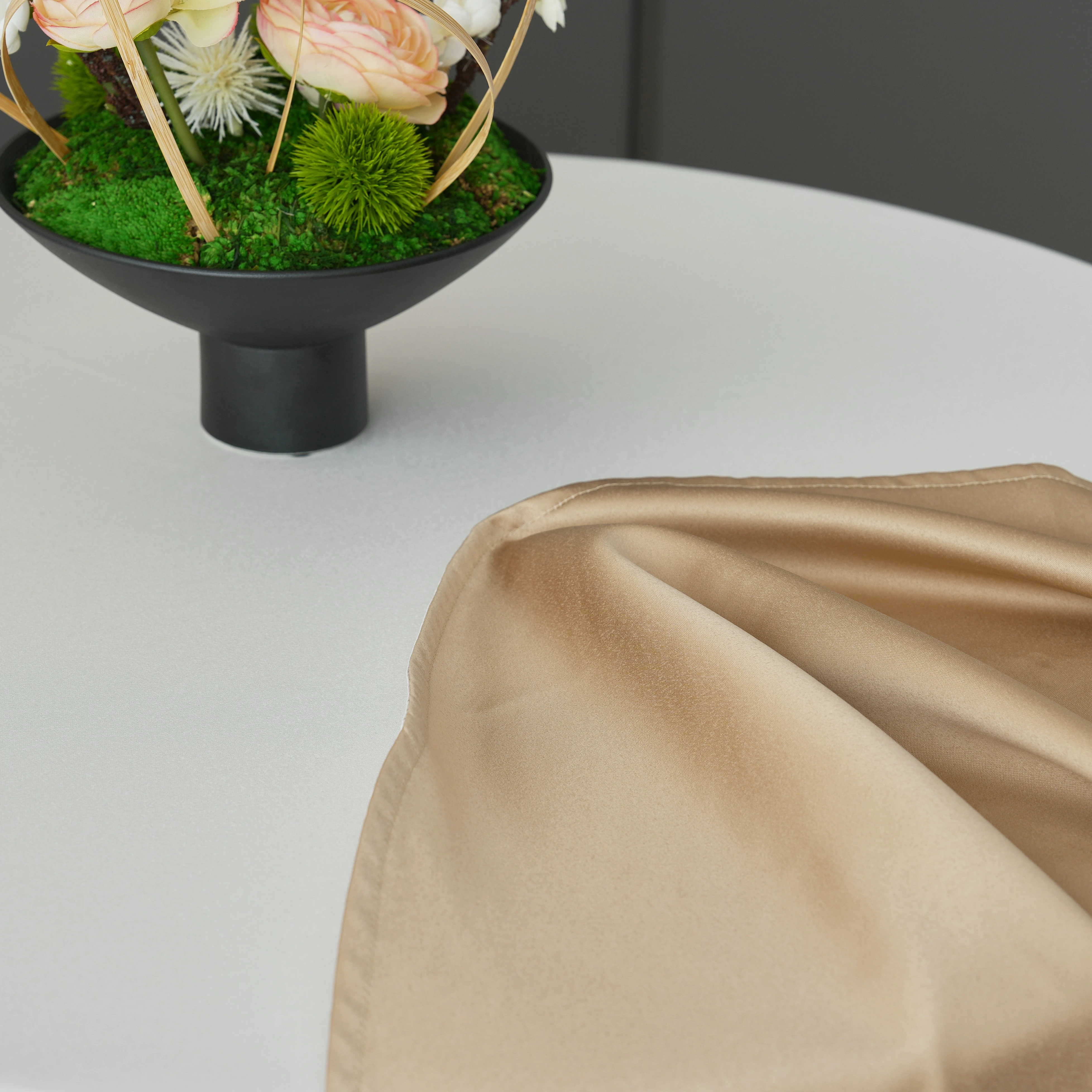 New Arrivals Custom Two-Sided Solid Color Gold White Round Banquet Polyester Table Cover