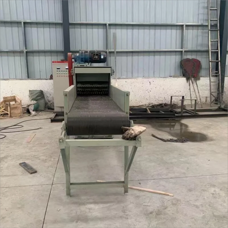 2024 Hot sale of wood bran crusher production capacity of 3.5 tons of forced inlet garden wood chips machine