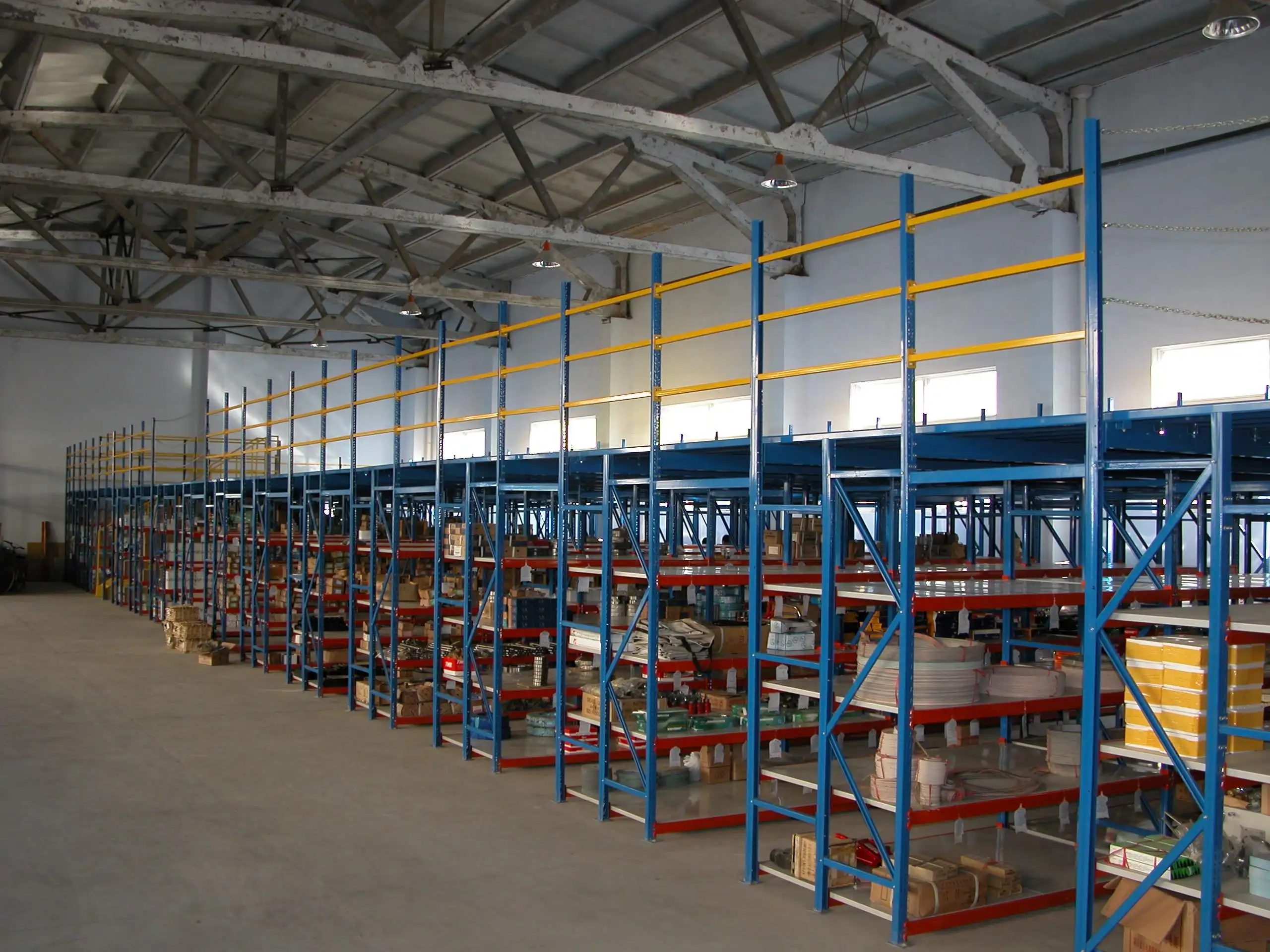 Mracking Maximize the utilization of warehouse space attic shelves one floor second floor storage platform for goods