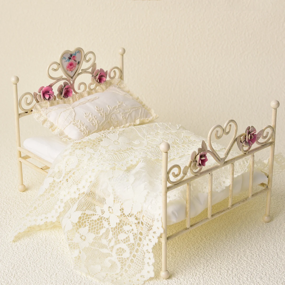 Romantic Retro 1:8-1:12 Wrought iron bed bedding,BJD OB11 Maileg furniture accessories