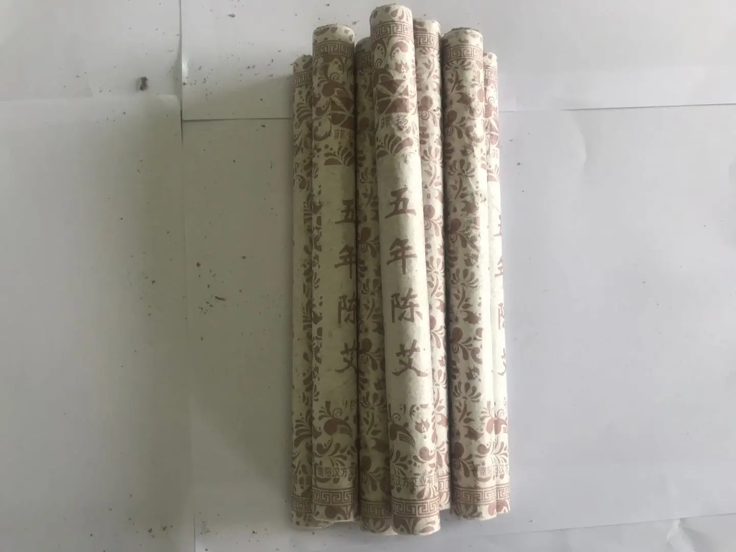 
Moxibustion pure moxa sticks 5 years Traditional Chinese medicine, is used of treatment of sub-health 