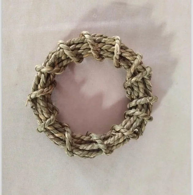 Wholesale Chinese factory price wholesale Natural Chew Grass Ring Small Animals
