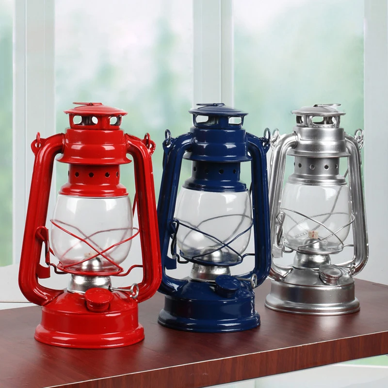 Nostalgic retro wrought iron kerosene lamp ornaments Old-fashioned portable glass lantern