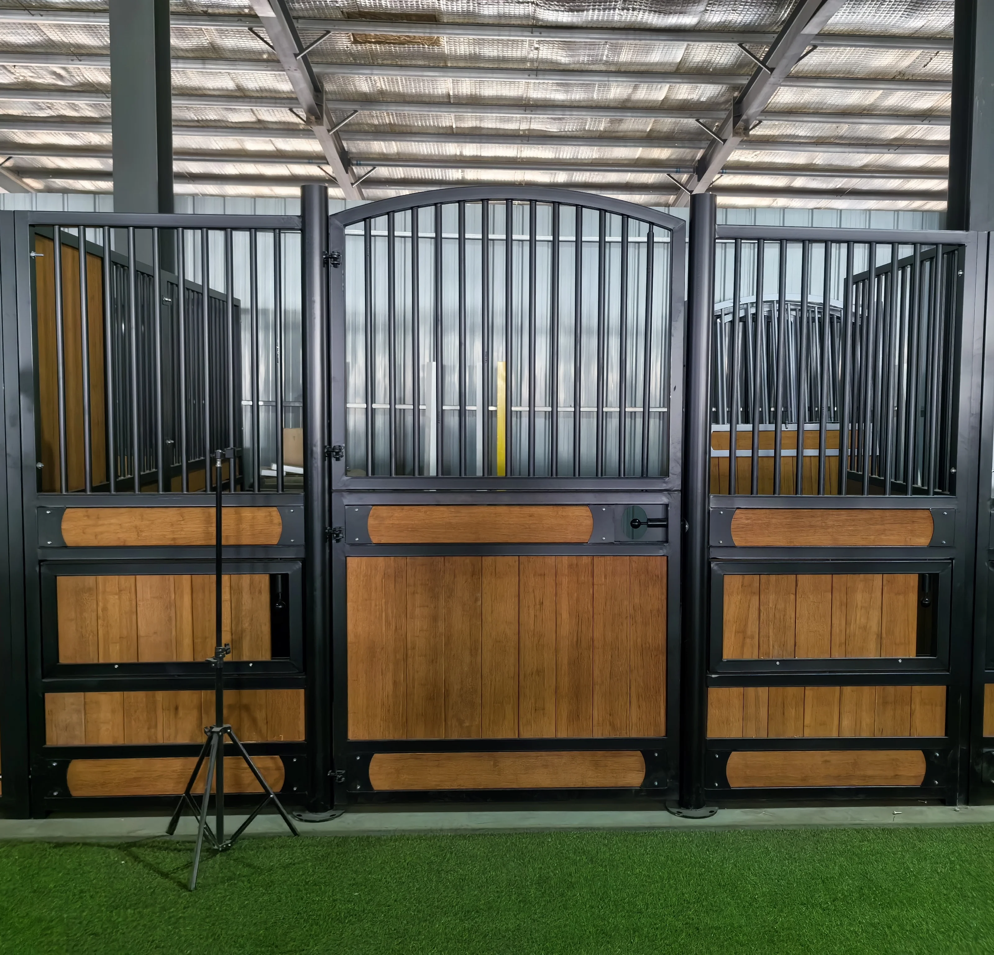 Customized Color Powder Coated Horse Product Frame Horse Stable
