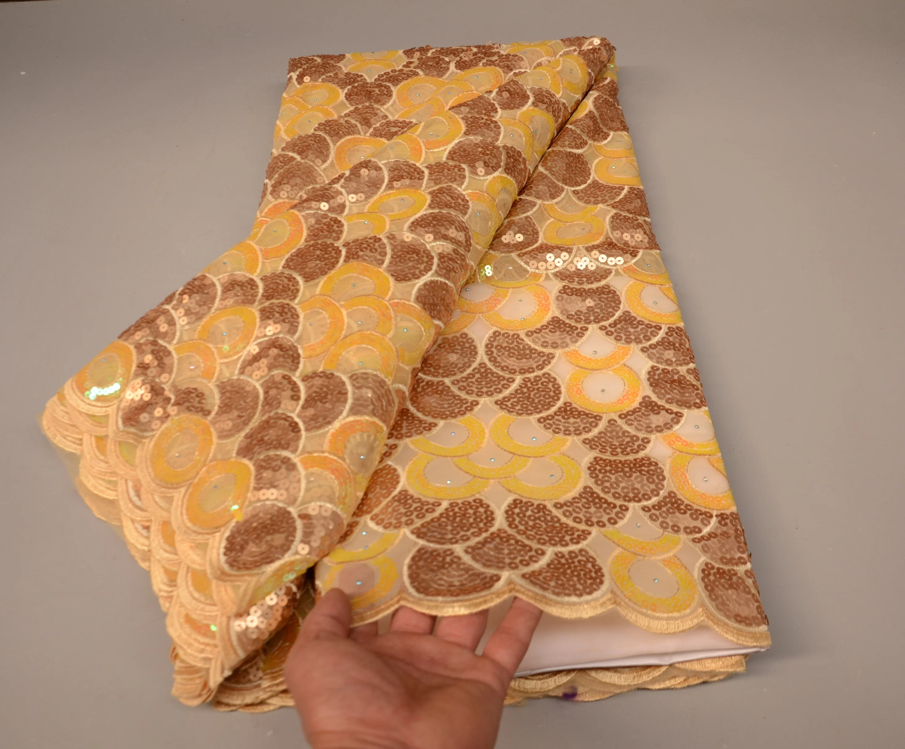 China Factory Wholesale Price Organza African Lace Fabric With Sequins For Women Wedding Party Dresses Wear 5 Yards