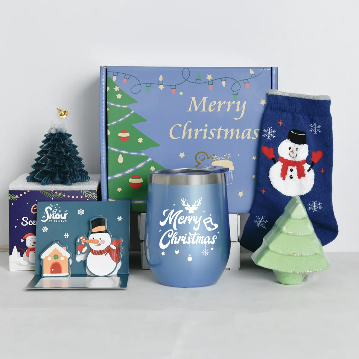 New Arrival Christmas Gifts Set Custom Mugs Socks Scented Candle Bath Spa Gift Basket For Women Christmas Decoration