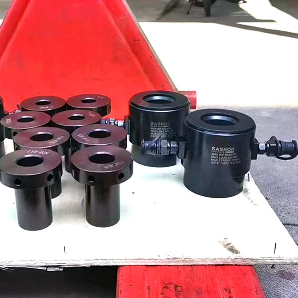 Factory Supply 150 Mpa Super High Pressure Interchangeable Head Hydraulic Bolt Tensioner for Thread M16-M95