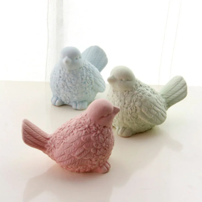 
European Style Rural Scrub Matte Ceramic Bird Magpie Craft Home Decoration Accessories Modern Desktop Small Ornaments 