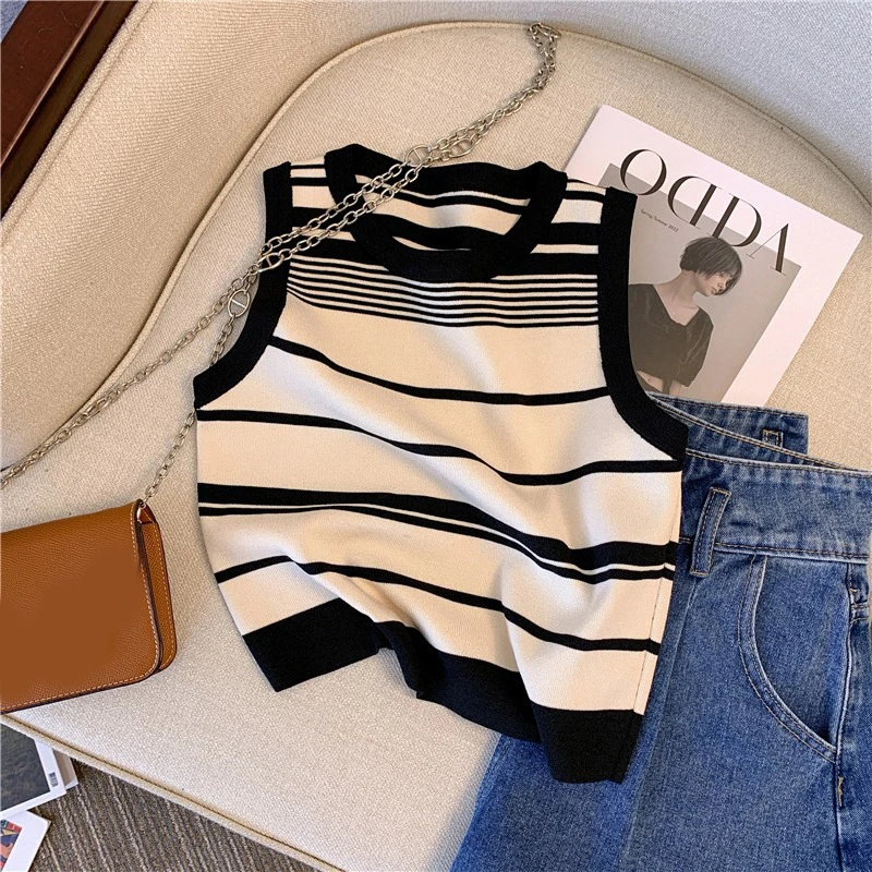 New Arrival Women Vintage Tank Top Wholesale Short Casual Sweater Vest Striped Sleeveless Crop Knit Sweater Vest