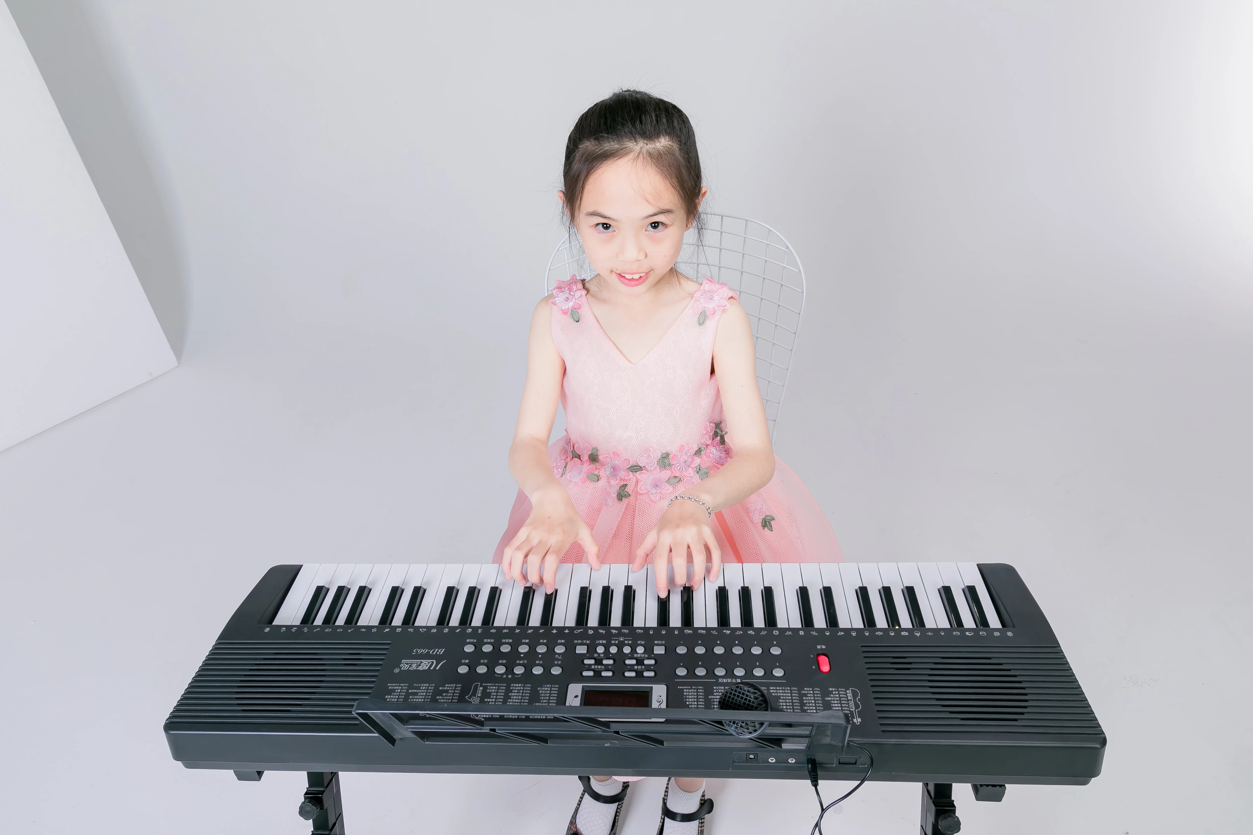 New and Professional Digital Piano Midi Keyboard Organ with Two Speaker Stereo for Beginnings