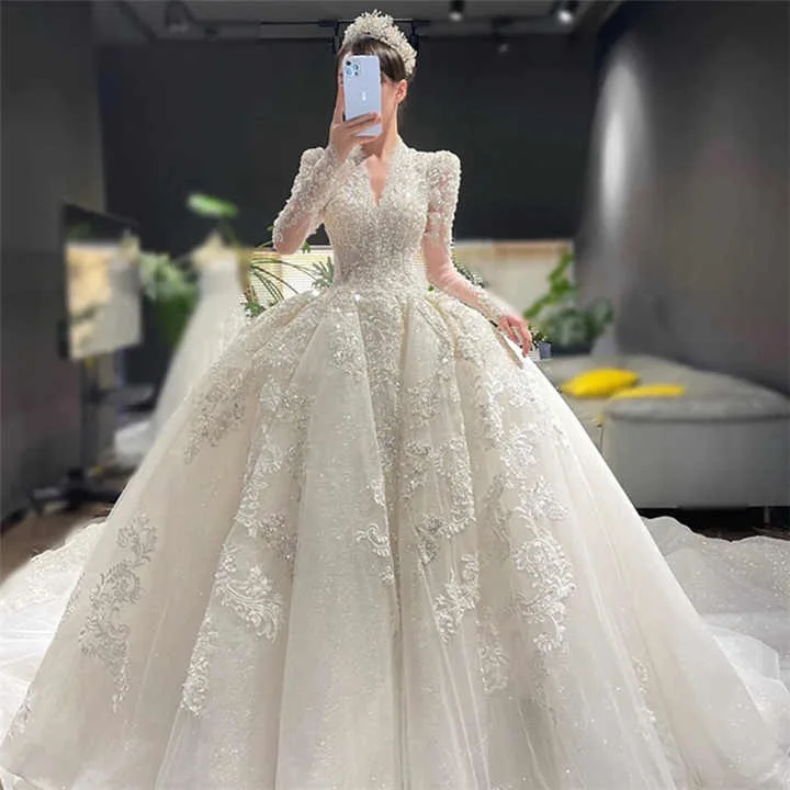 New Arrivals 2024 V-neck Long Sleeve Backless Heavy Beaded Bride Luxury Wedding Dress Muslim