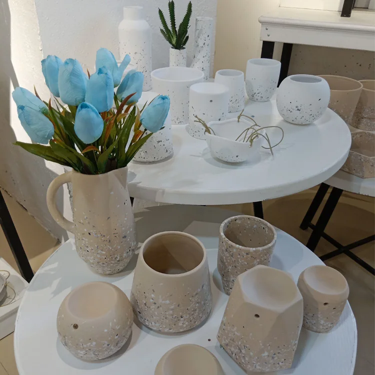 2022 Sun Room Mini Plant Planters Desktop Indoor Home Decoration Ceramic Human Shaped Ceramic Succulent Flower Pot