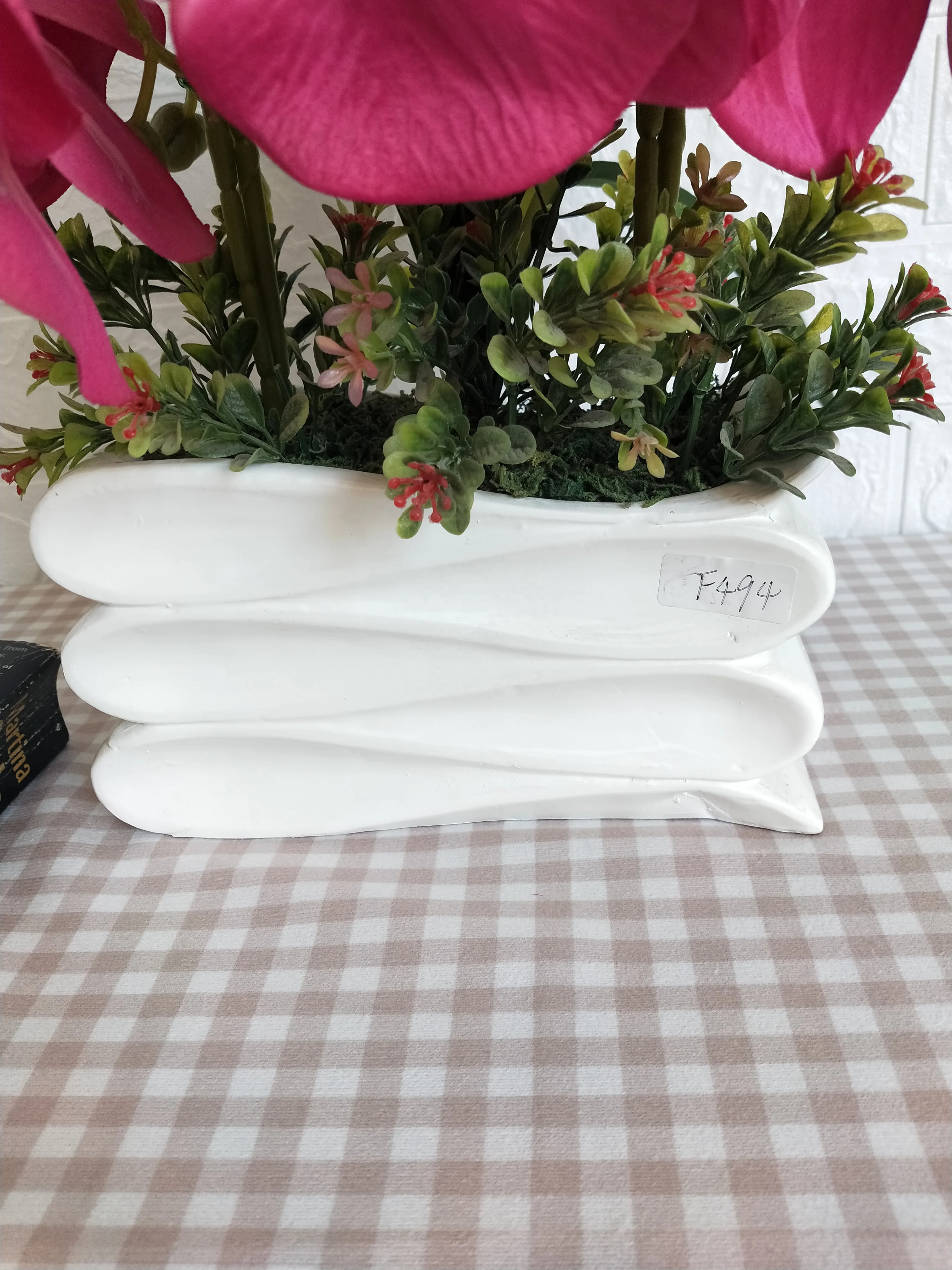 Hot sale Customized Artificial Flower Arrangement Look Real Red Clothing Orchids in Pot Decorative Arrangement table centerpiece