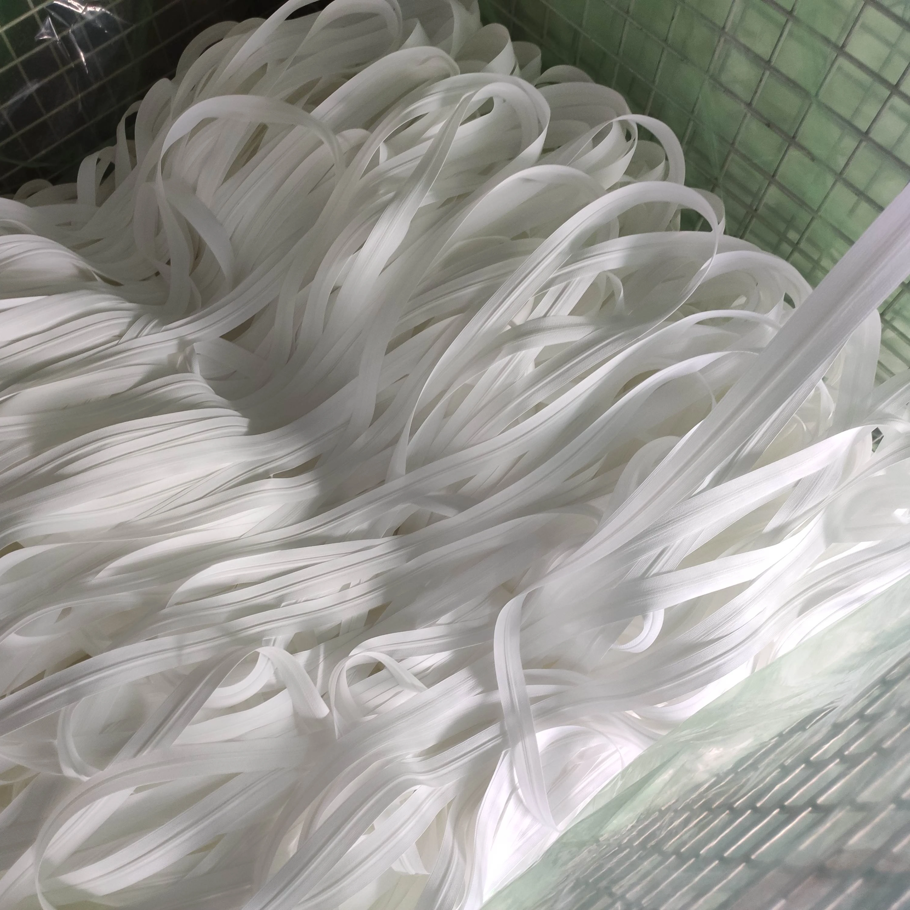 
customized nylon zipper tape 