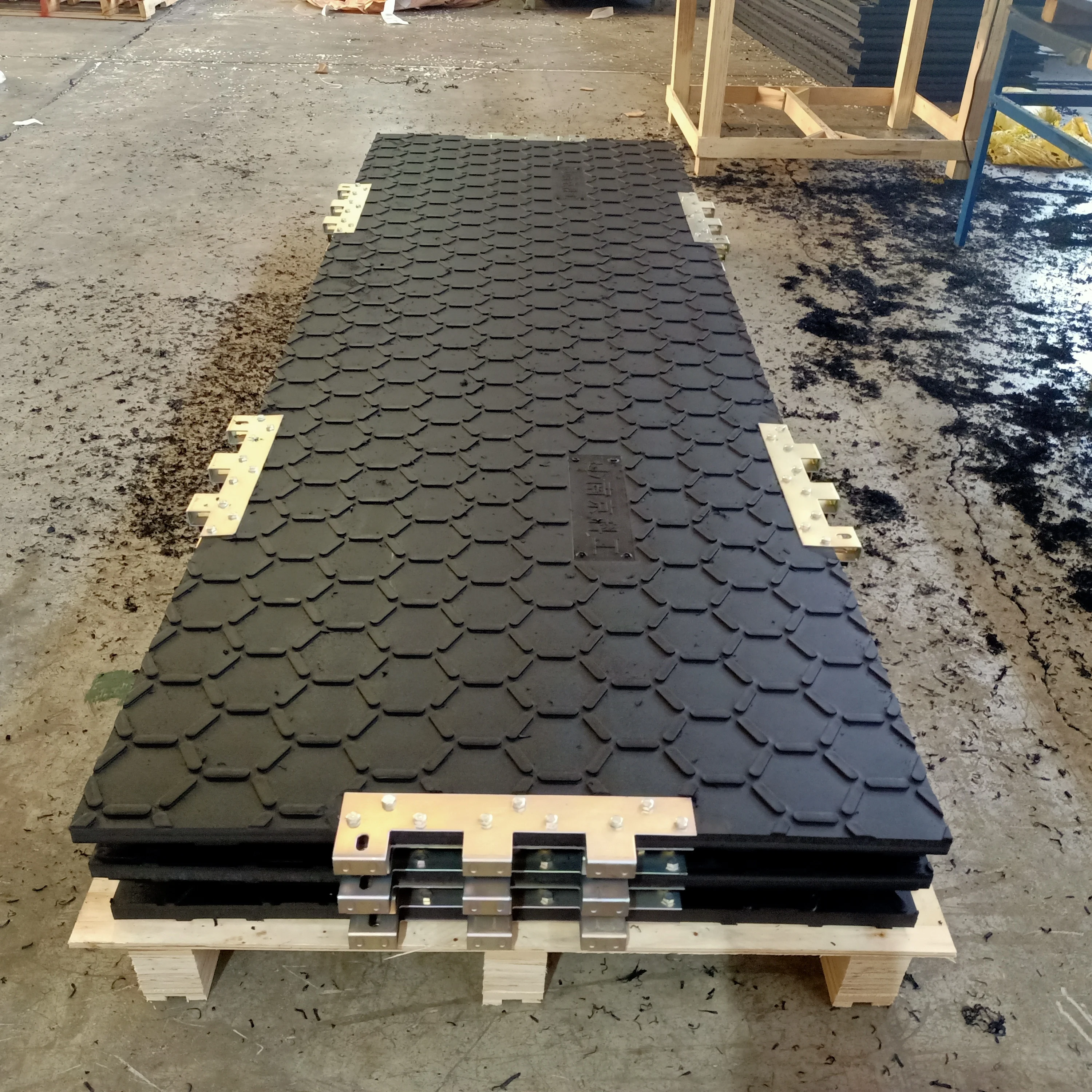 Temporary Portable Roadway Ground Protection Mats