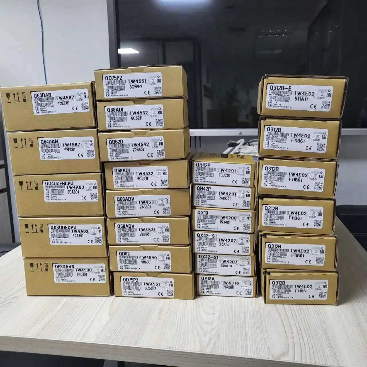 Q100UDEHCPU Mitsubishi Plc Mode Plc Hmi Brand from Japan in stock