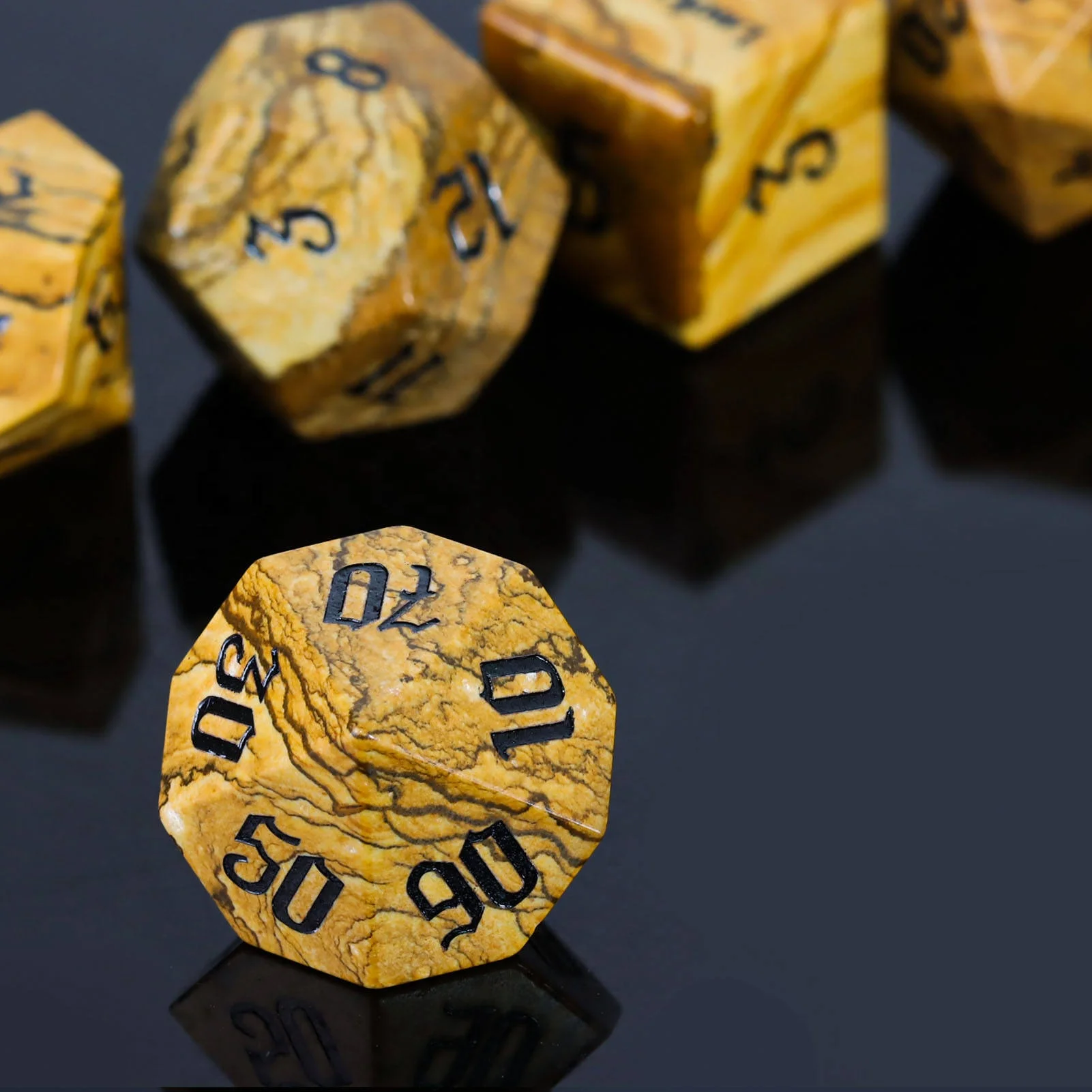 Набор кубиков DND светло-коричневый многогранный RPG из драгоценных камней и Драконов