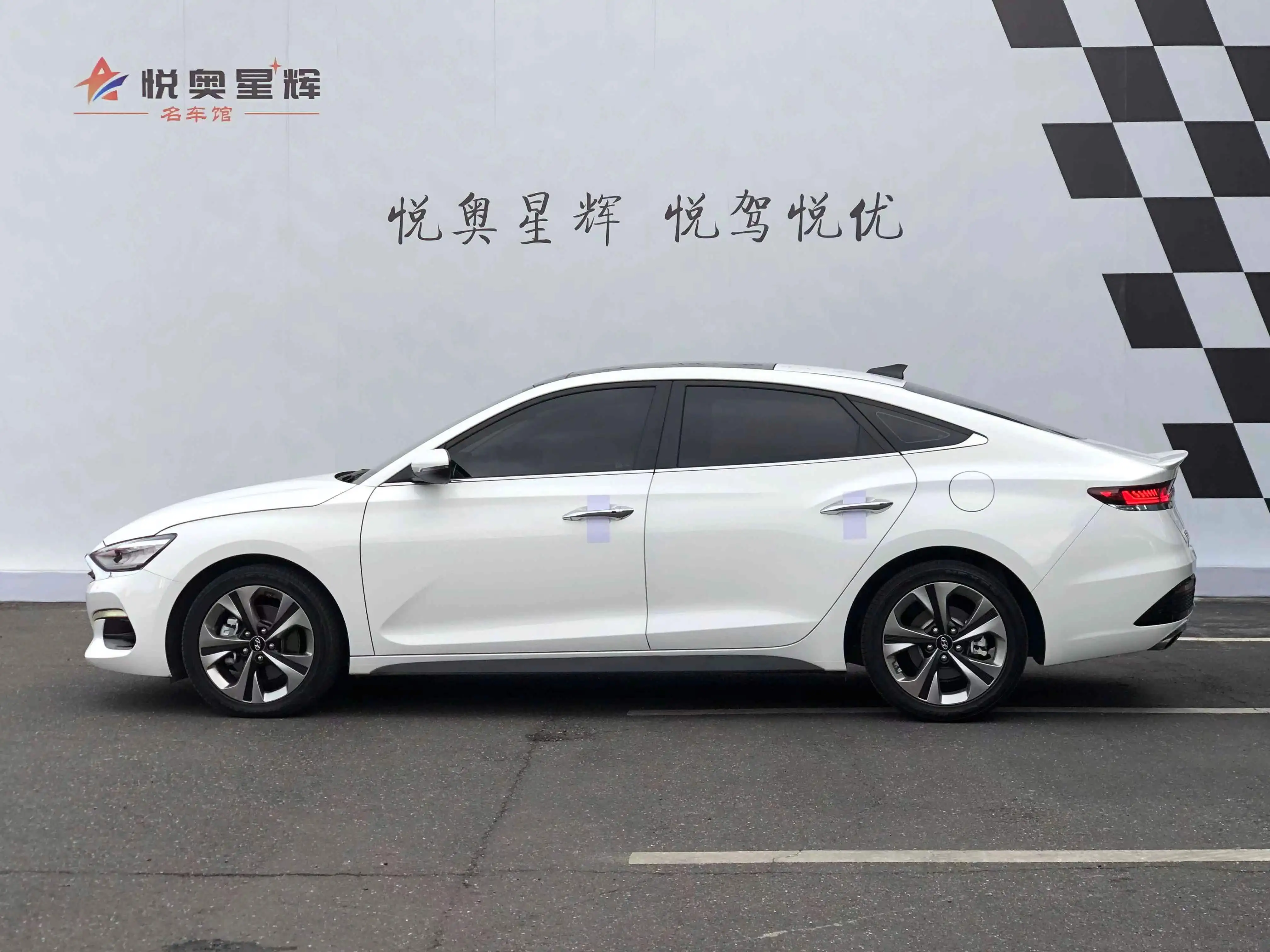 2020 Hyundai Lafesta в хорошем состоянии Подержанный автомобиль