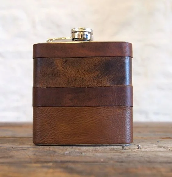 China Suppliers Leather Wrapped Custom Design SS Hip Flask Gift Set  With Cup And Free Funnel