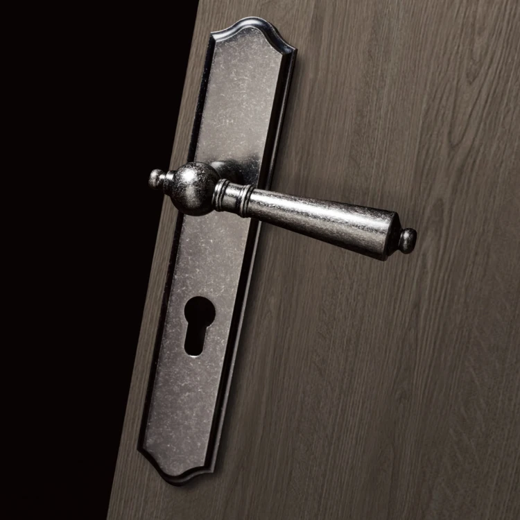 Дверная ручка с европрофилем