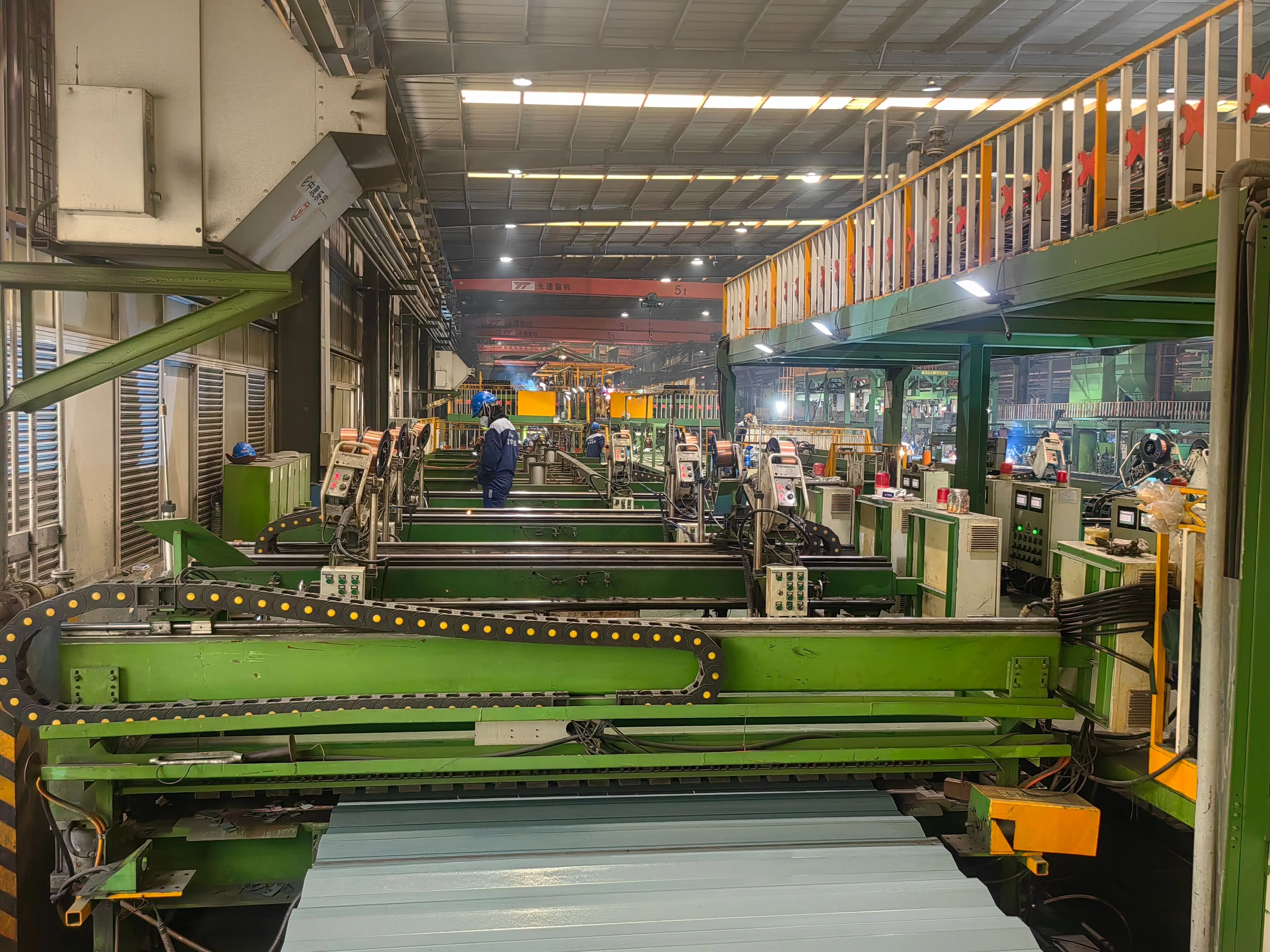 Competitive price container side panel and top panel production line equipment
