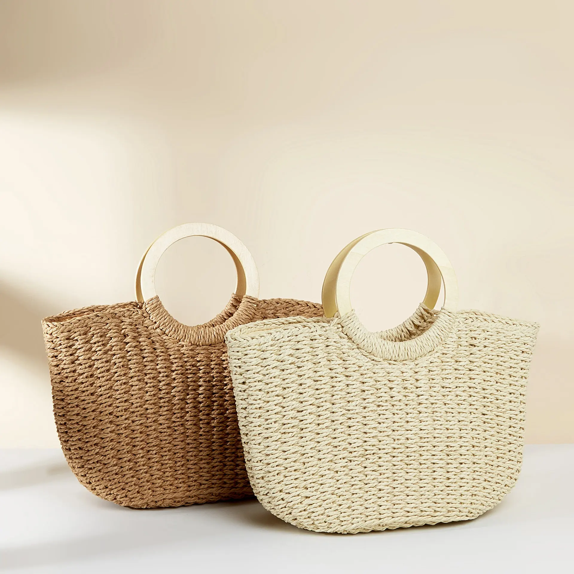 Wholesale Beige Shoulder Wooden Handle Bag Woven Straw Woven Basket Tote Travel Bag  For Summer Beach