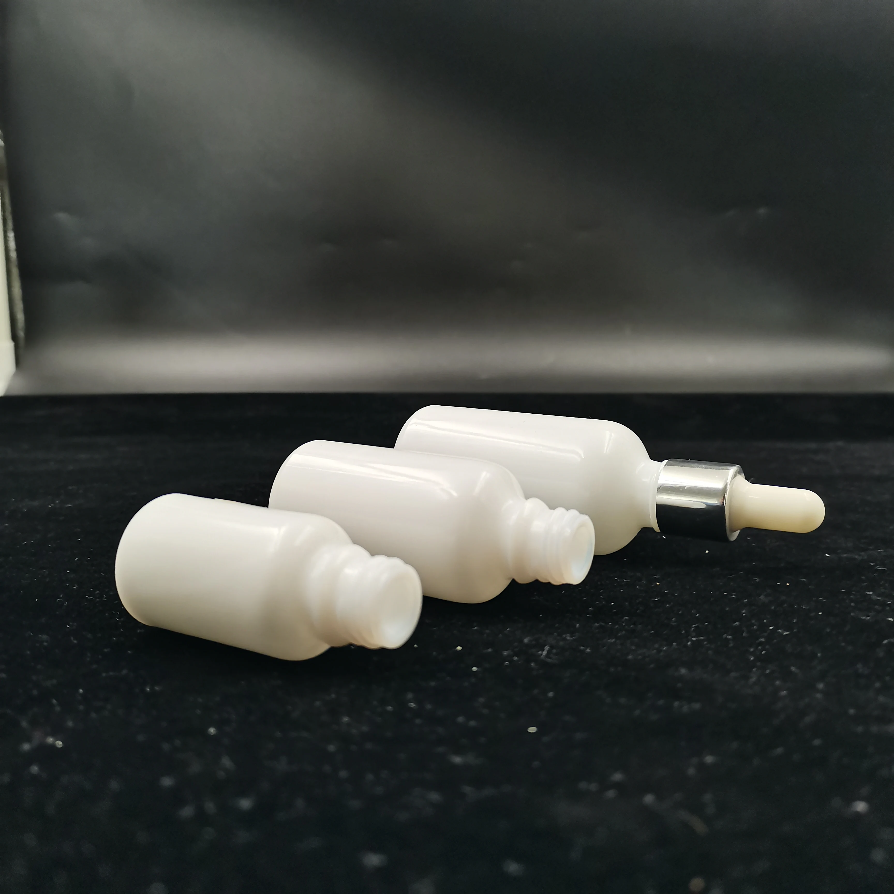 Hot Sale Quality Custom white porcelain essential oil bottle For Skincare Packaging