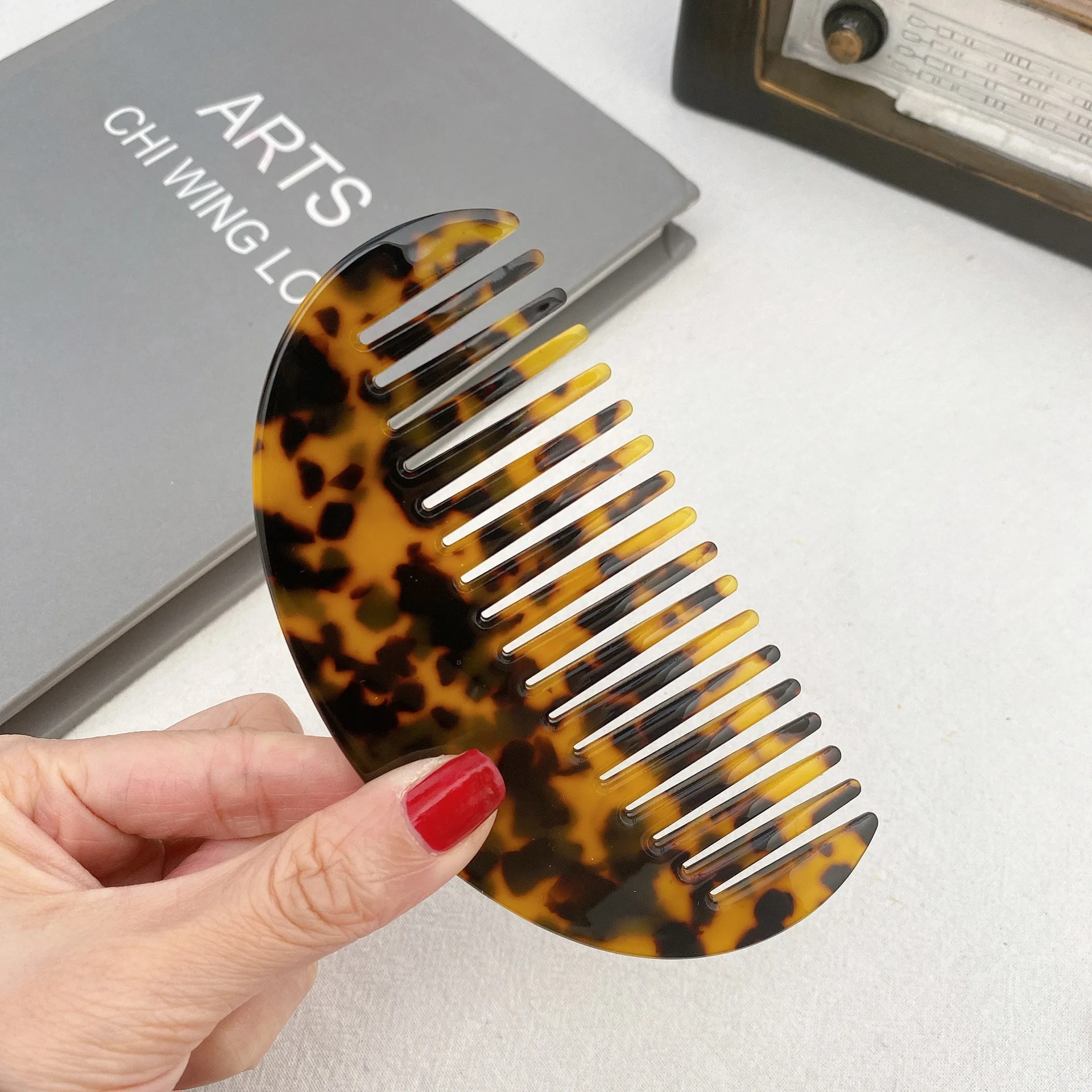 New Korea Anti-static Cute Girl Portable Wide Tooth Hair Styling Acetic Comb Tortoise Shell Hair Combs