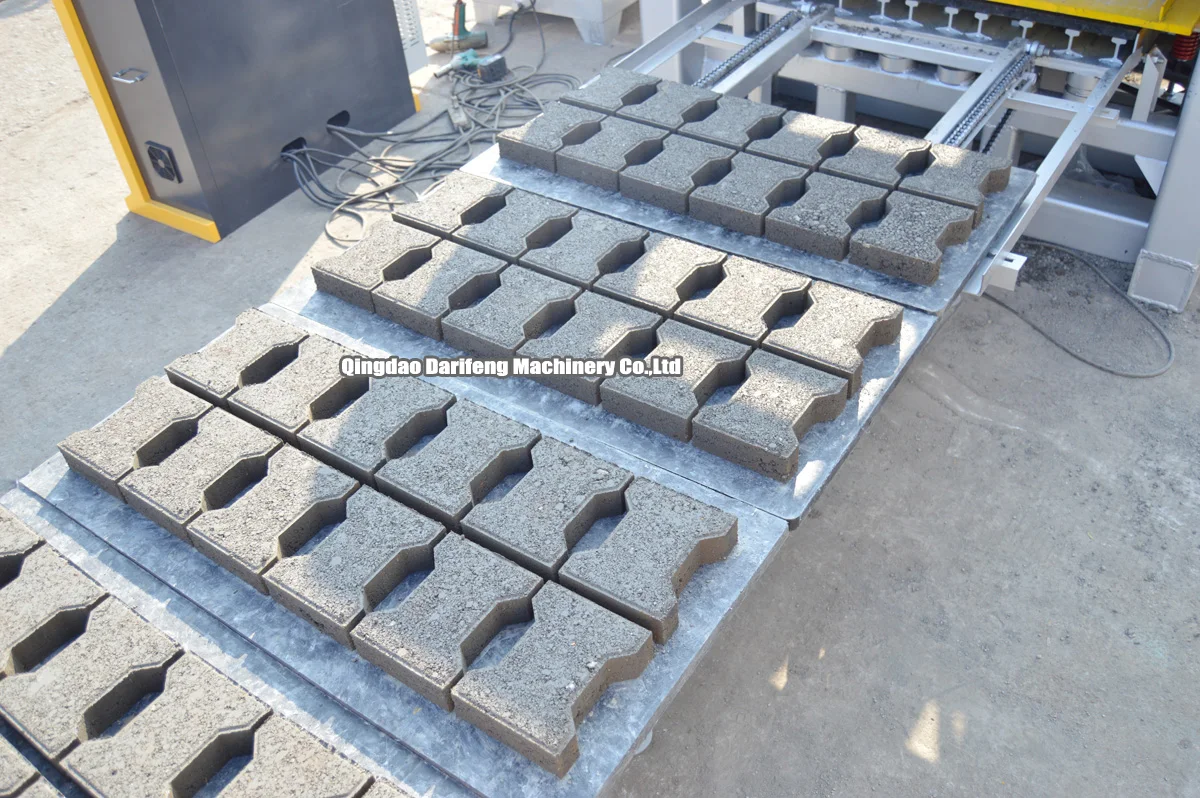 QT5-15 Full automatic concrete block interlocking solid fly ash brick factory garden brick making machinery