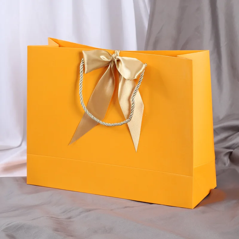 High Quality Custom Logo Printed Art Paper Gift Bags Craft Paper Bag Paper Shopping Bag