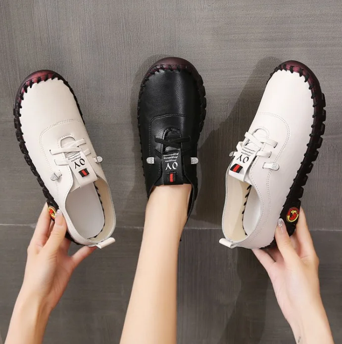 2024 New Flat-soled Round Head Plus Size Pure Hand Sewing Sole Casual Beef Tendon Soft Sole Mom Shoes