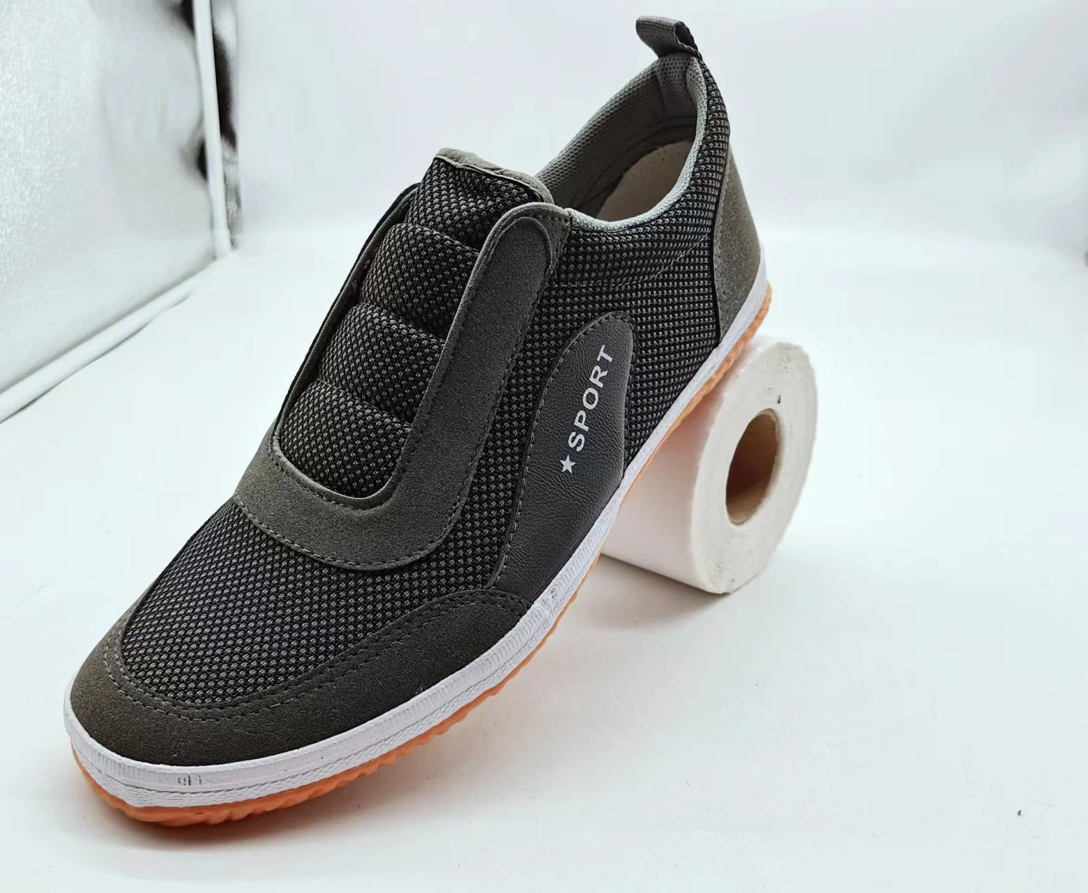 Hot sale in Russia Yemen Oman Dubai Saudi Arabia Egypt Nigeria Algeria canvas sneakers custom flat unisex women rubber shoes men