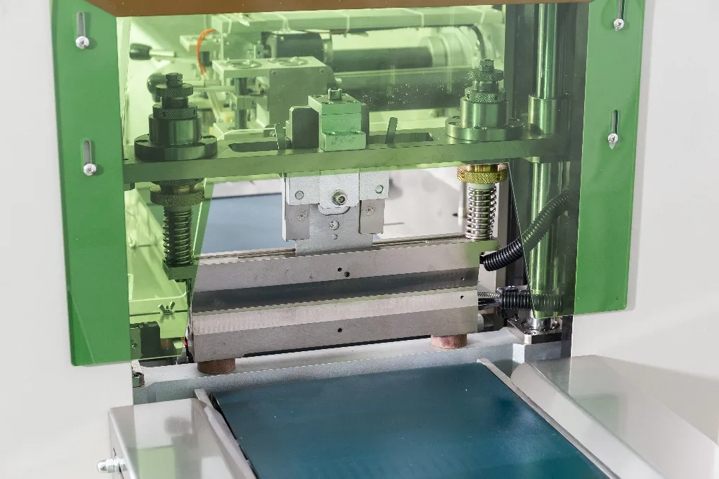 
automatic flow packing machine for vegetable with CE 