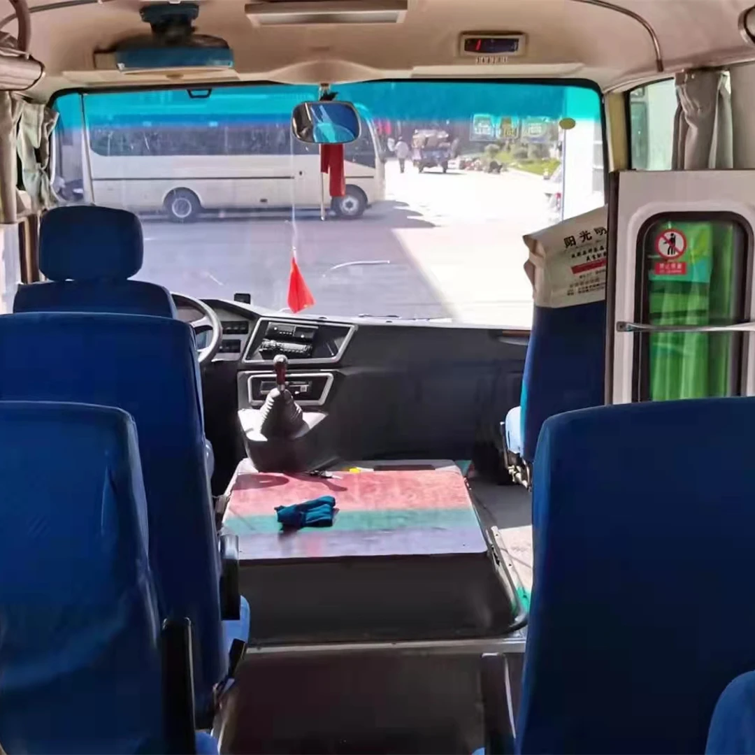 2017 year dongfeng used bus with 29 seats left hand drive on Sale