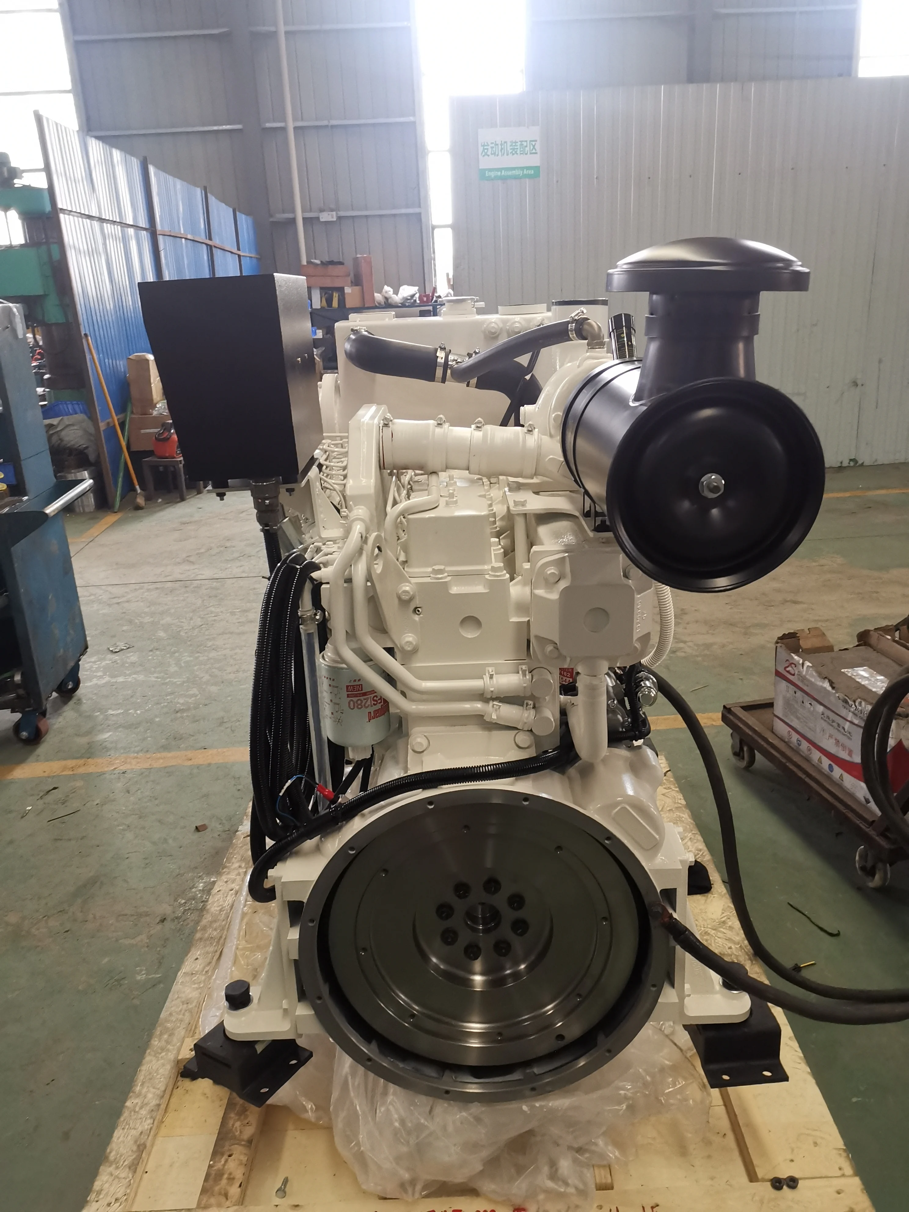 In stock and brand new 179kw 2200rpm water cooled 6 cylinders 6CTA8.3-M240 boat engine for main propulsion