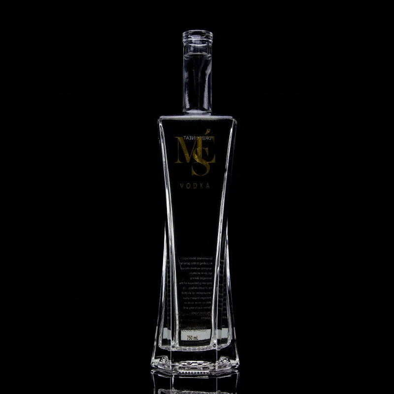 Customize 750ml 75cl Unique Shaped Square Shoulder Super Flint Rum Vodka Whisky Glass Bottle With Cork