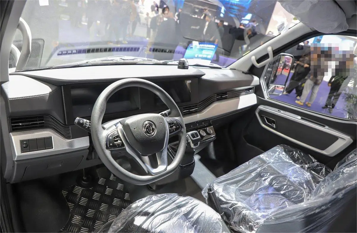 Electric 3 Seats Cargo Logistic Box Van with 77.28kWh CATL Battery 220km Mileage Range 1.62 ton Payloading Capacity Microvan