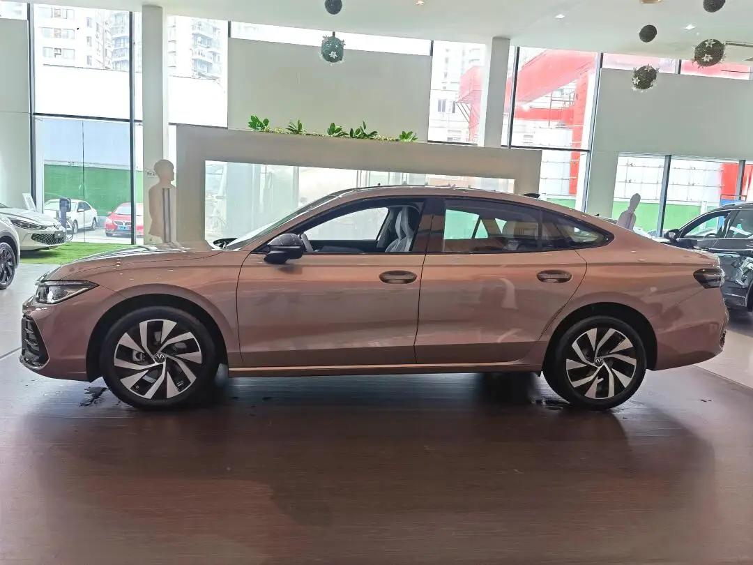 Volkswagons vw passats pro 2024 2025 2 0 т 4-дверный 5-местный седан FDW бензиновый автомобиль для volkswagens цена