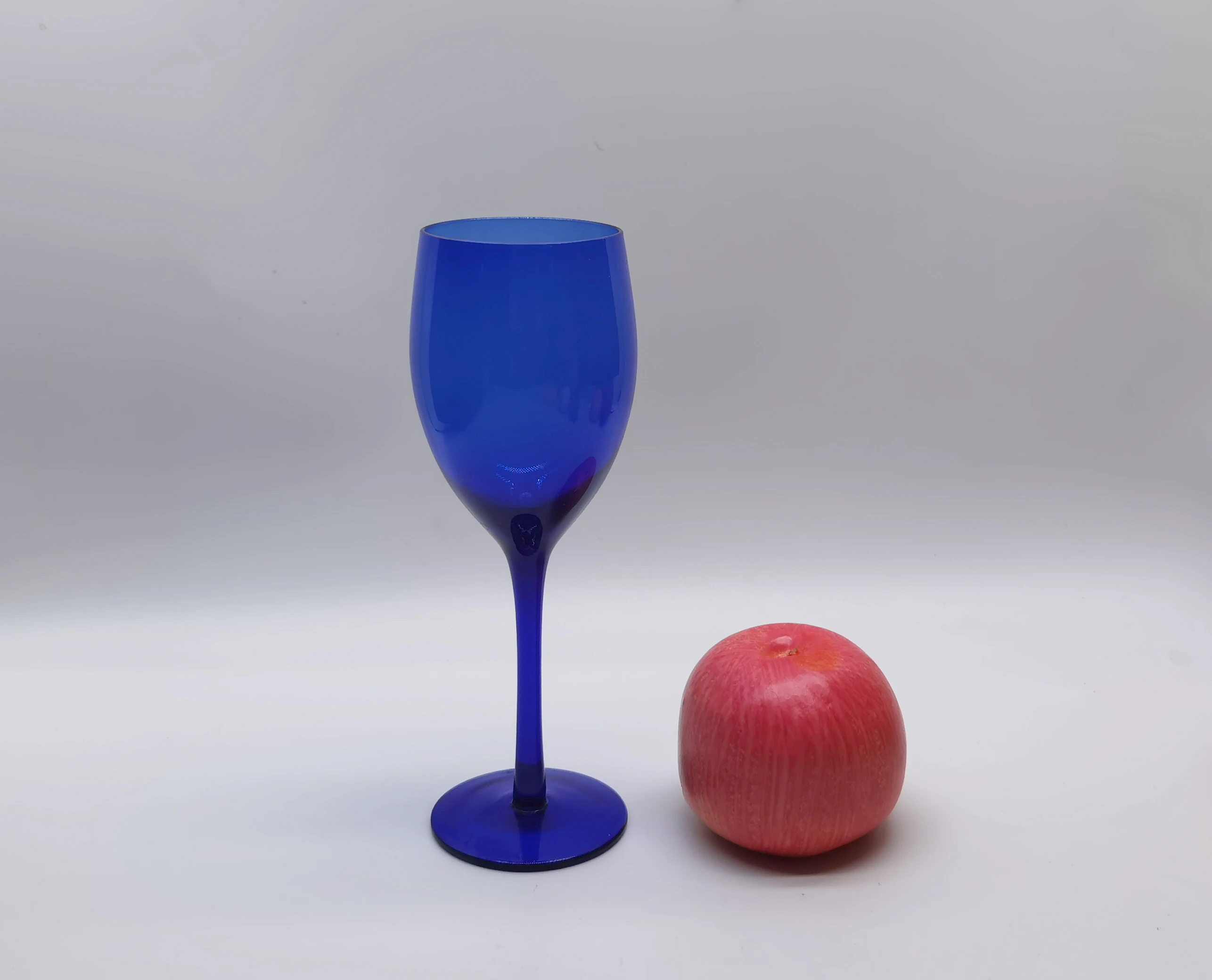 290ml Blue colored wine glass with blue material dishwasher safe