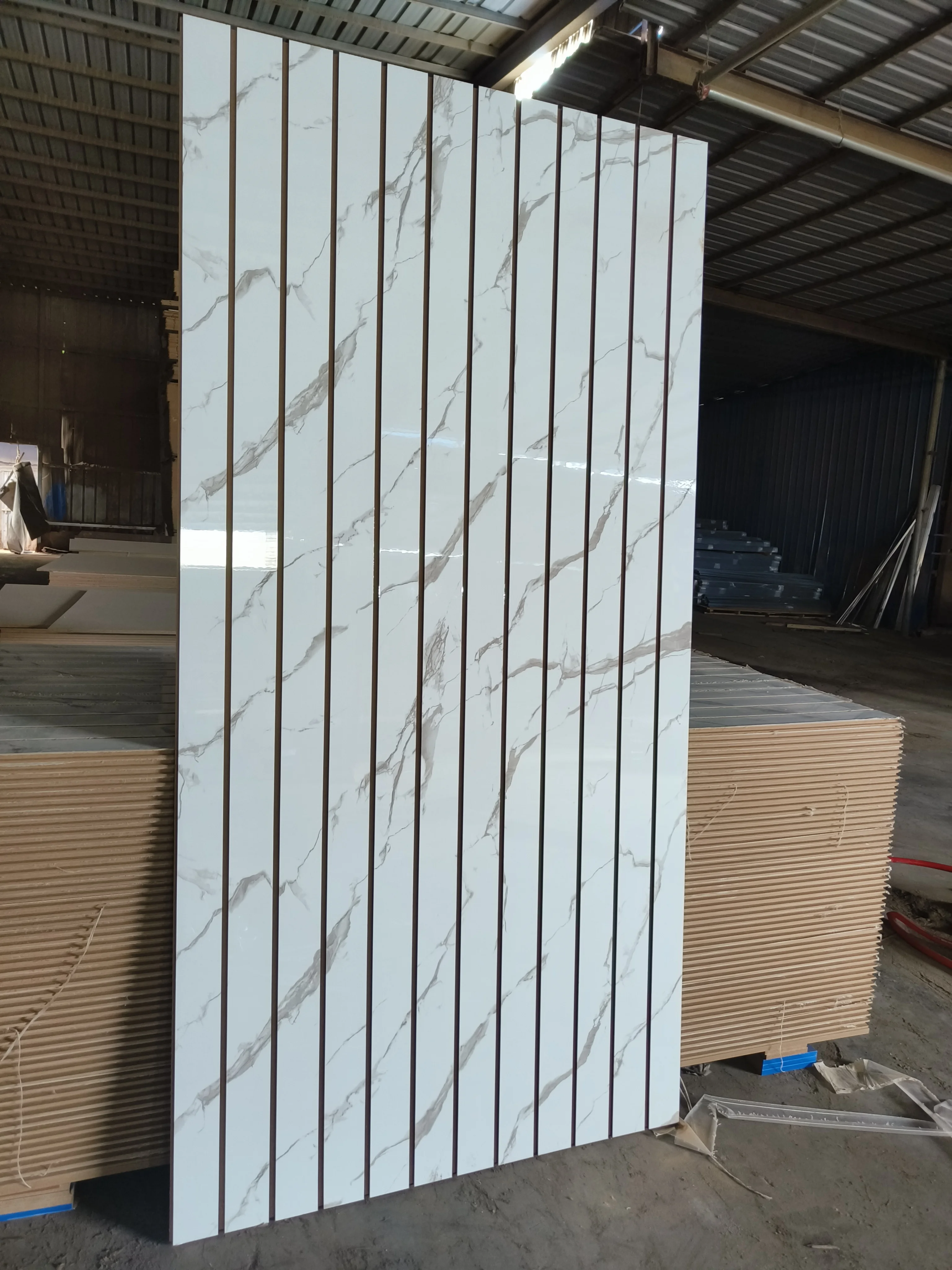 18mm 4 X 8 Feet Panels Slotted MDF Board Slatwall Board