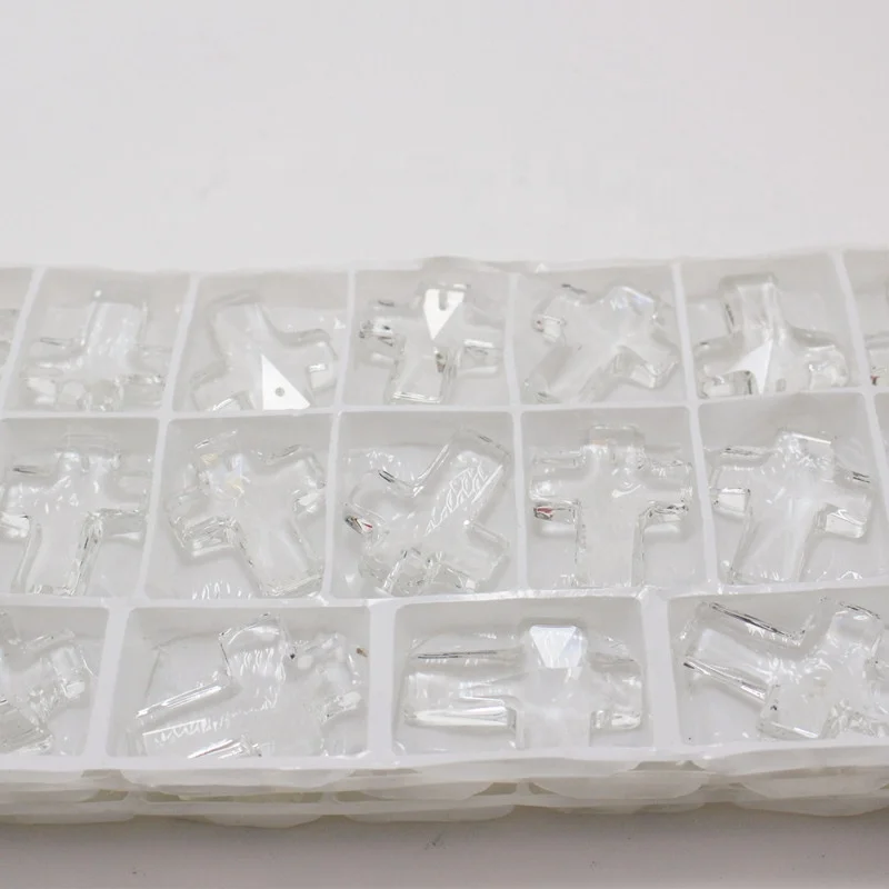 2024 wholesale Fashion Faceted hot Cross Crystal Beads glass beads crystal cross pendants necklace k9 crystal beads
