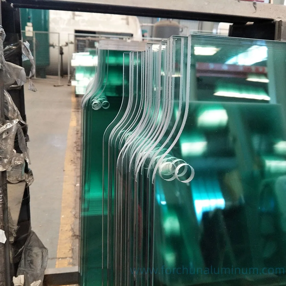 Изготовленный на заказ размер закаленного стекла 8 мм 10 изогнутая стеклянная душевая дверь дешевая