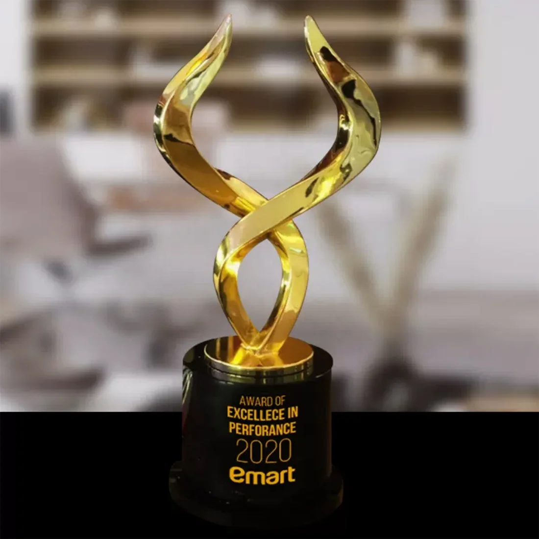 Custom Black Pentagram Trophy New Laser-Engraved Islamic Art Glass Award with Horn Shape Clear Crystal Custom Metal Base Gifts